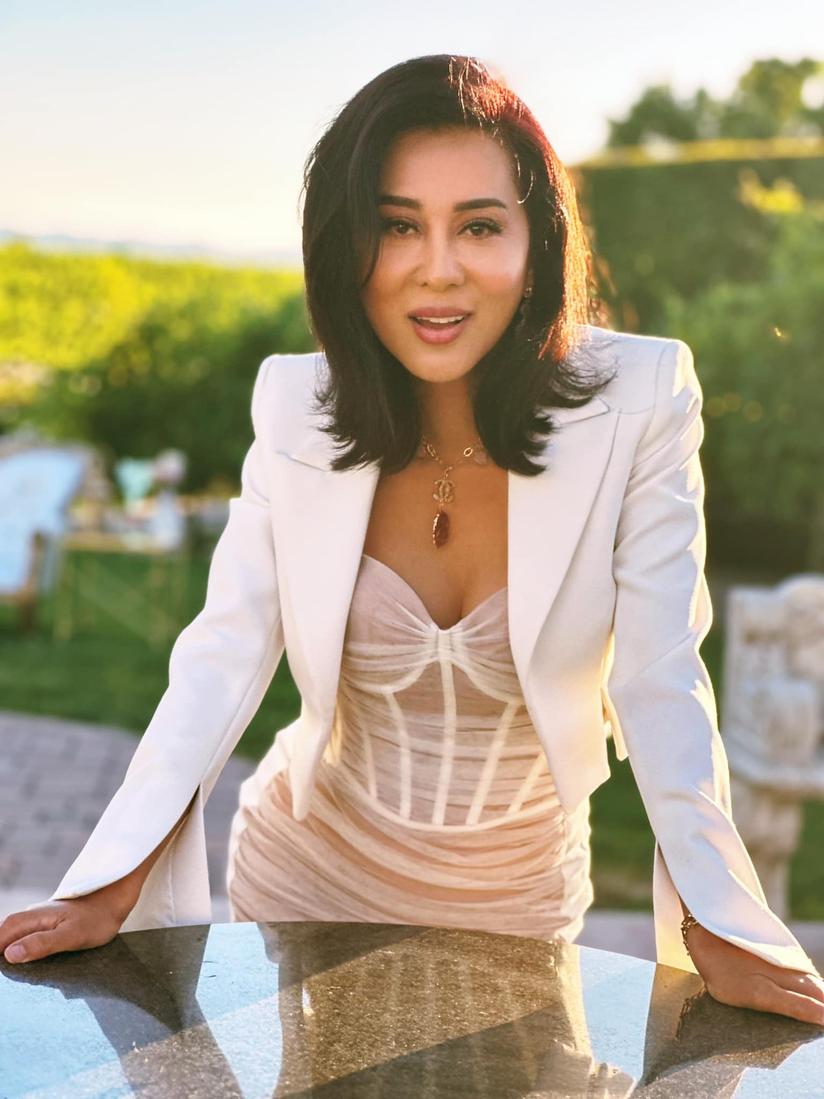 MC Kỳ Duyên trải qua hai cuộc hôn nhân đổ vỡ với một vị bác sĩ và sau đó là một luật sư. Cô cũng làm mẹ đơn thân của hai con gái. Ảnh: FB Nguyen Cao Ky Duyen