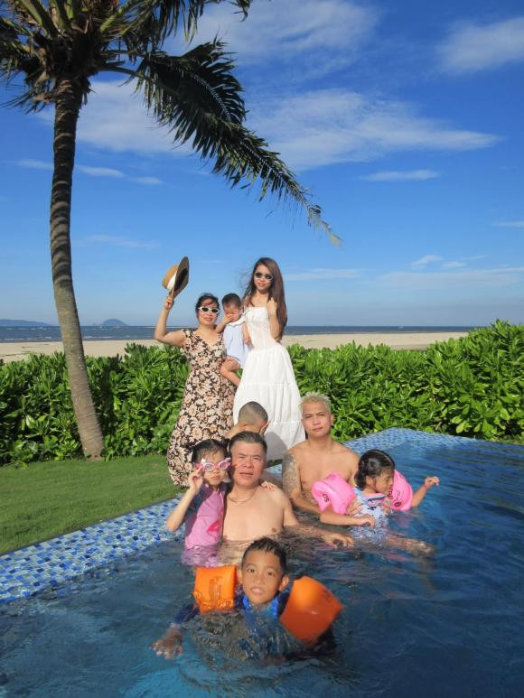 Gia đình BigDaddy nghỉ dưỡng cùng nhau.