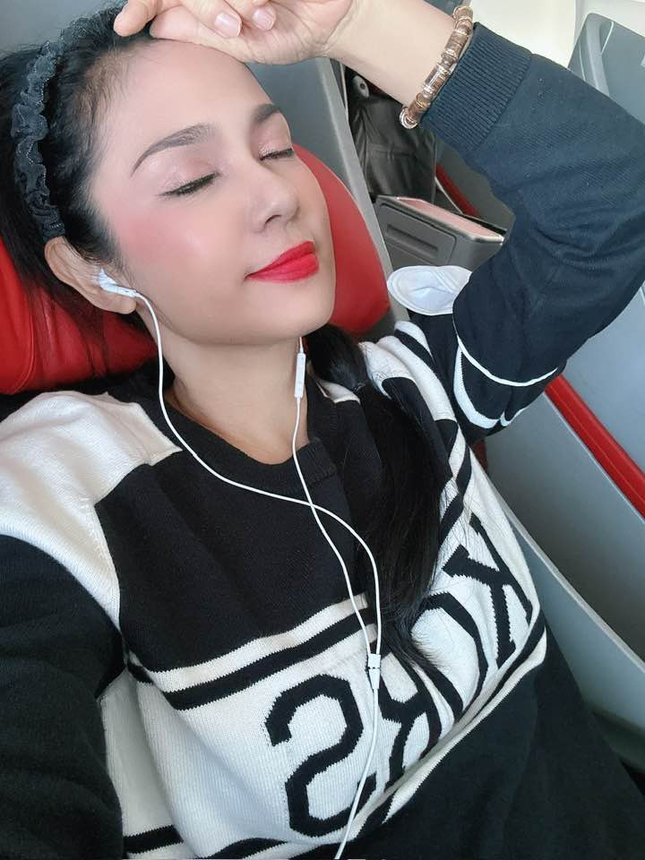 Sau 2 năm giải nghệ, hiện tại Việt Trinh có cuộc sống an nhiên, vui vẻ bên con trai.