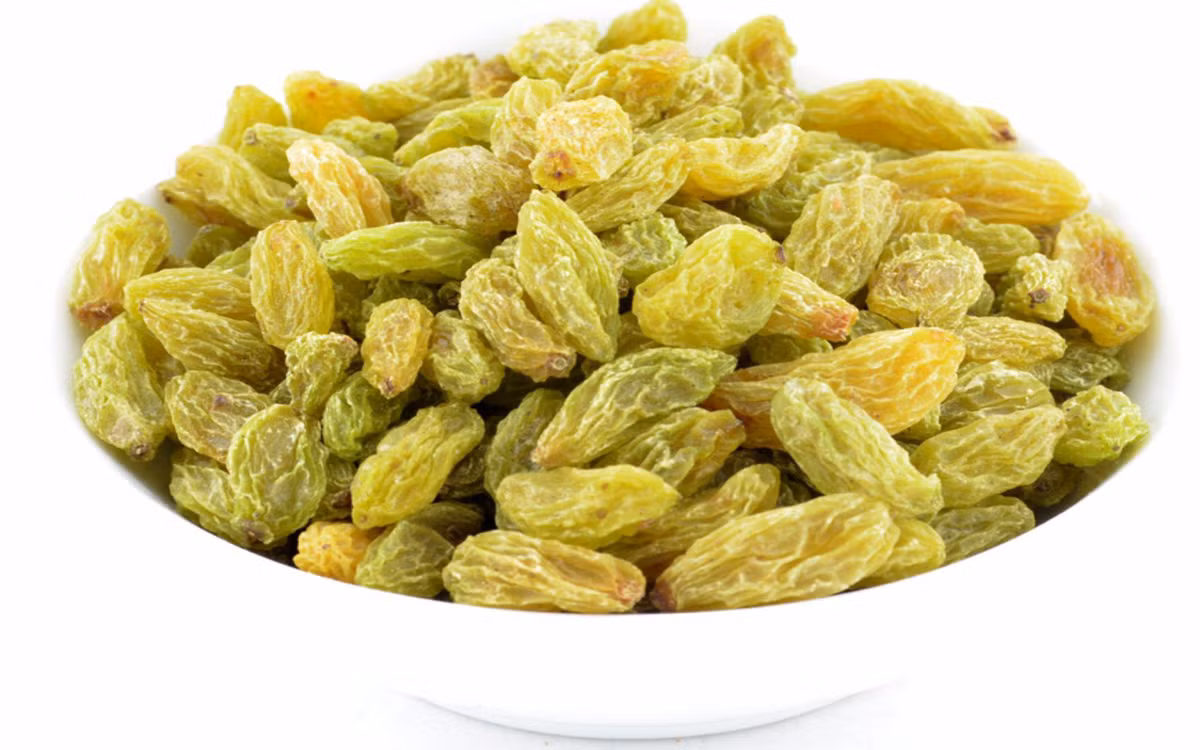  Thực phẩm có nhiều arginie: Arginie là một loại axit amin thúc đẩy sự sinh sôi của virus. Sô cô la, đậu phộng, nho khô,... là những thực phẩm bạn nên tránh xa nếu không muốn tình trạng bệnh nặng nề thêm. Ảnh Internet