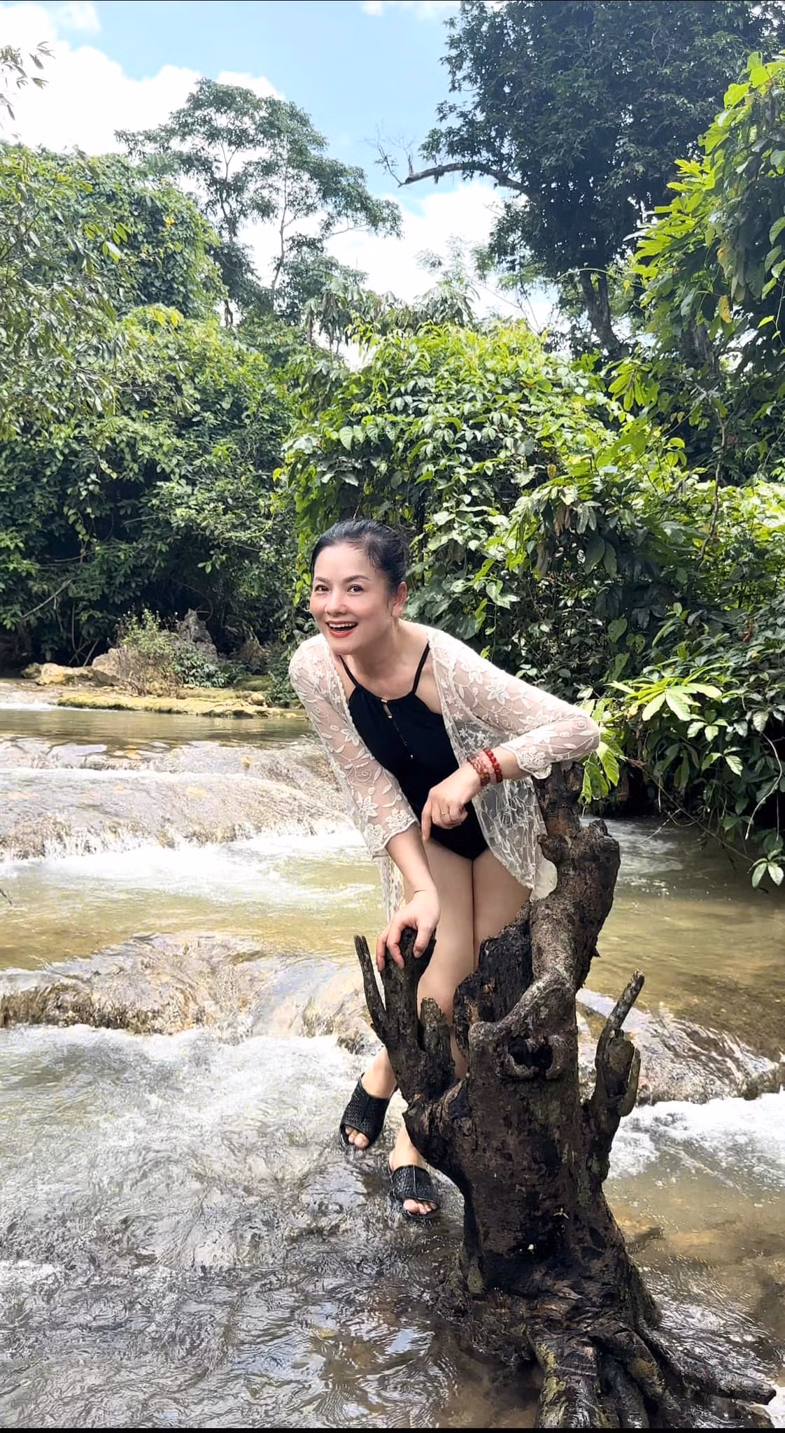 Thu Quế để lại ấn tượng đẹp trong lòng khán giả qua nhiều bộ phim như: Vị tướng tình báo và hai bà vợ, Dòng sông phẳng lặng, Những giấc mơ dài, Nhà có ba chị em, Cô gái mang tên dòng sông.... Ảnh: FB Quế Thu