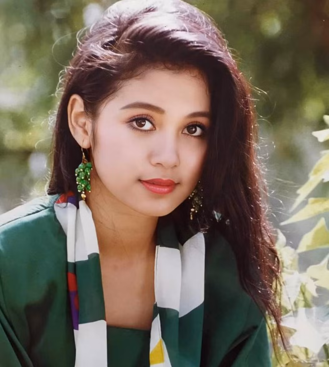 Dù ăn vận giản dị, không tô điểm phấn son cầu kỳ nhưng sắc vóc của Việt Trinh vẫn vô cùng nổi bật. Ảnh: FB Trần Việt Trinh