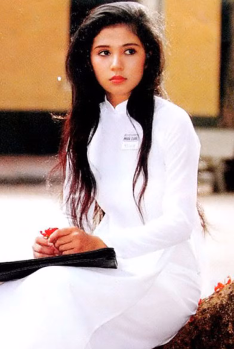 Khi mới bước chân vào làng giải trí, "nữ hoàng ảnh lịch" Việt Trinh nhanh chóng trở thành tâm điểm chú ý của công chúng với vẻ đẹp trong sáng, thuần khiết. Ảnh: FB Trần Việt Trinh