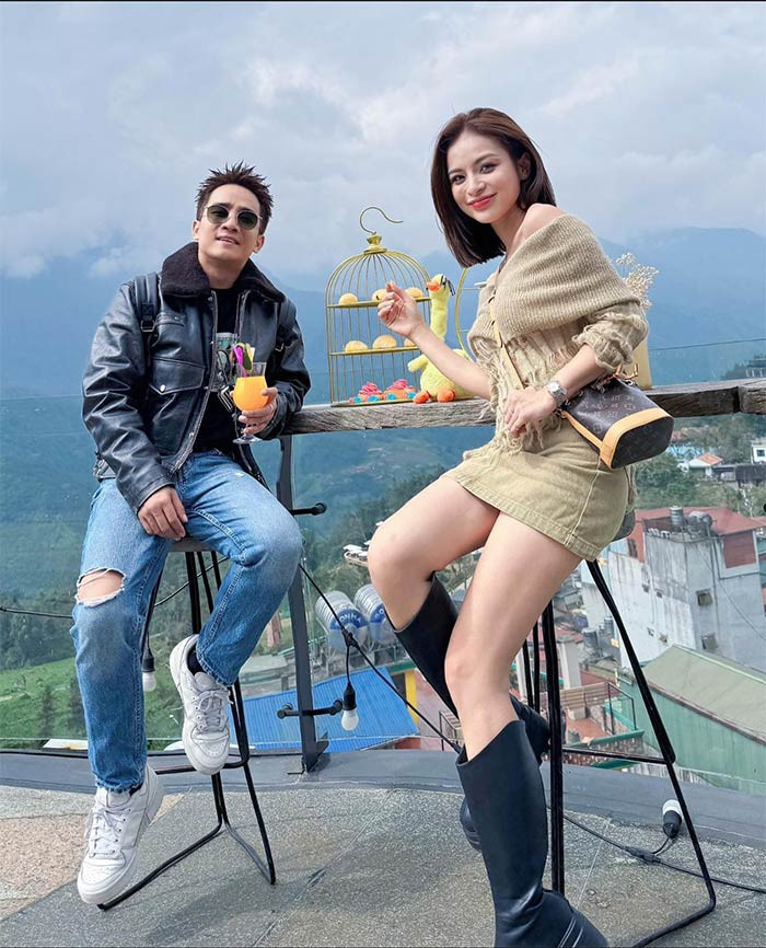 Ngọc Anh kết hôn với Đỗ Duy Nam khi cô mới 21 tuổi và chưa tốt nghiệp đại học nên cơ hội với nghề diễn không nhiều. Tuy nhiên nữ diễn viên không lấy đó làm buồn bởi cô đang sống rất hạnh phúc bên chồng và hai con.