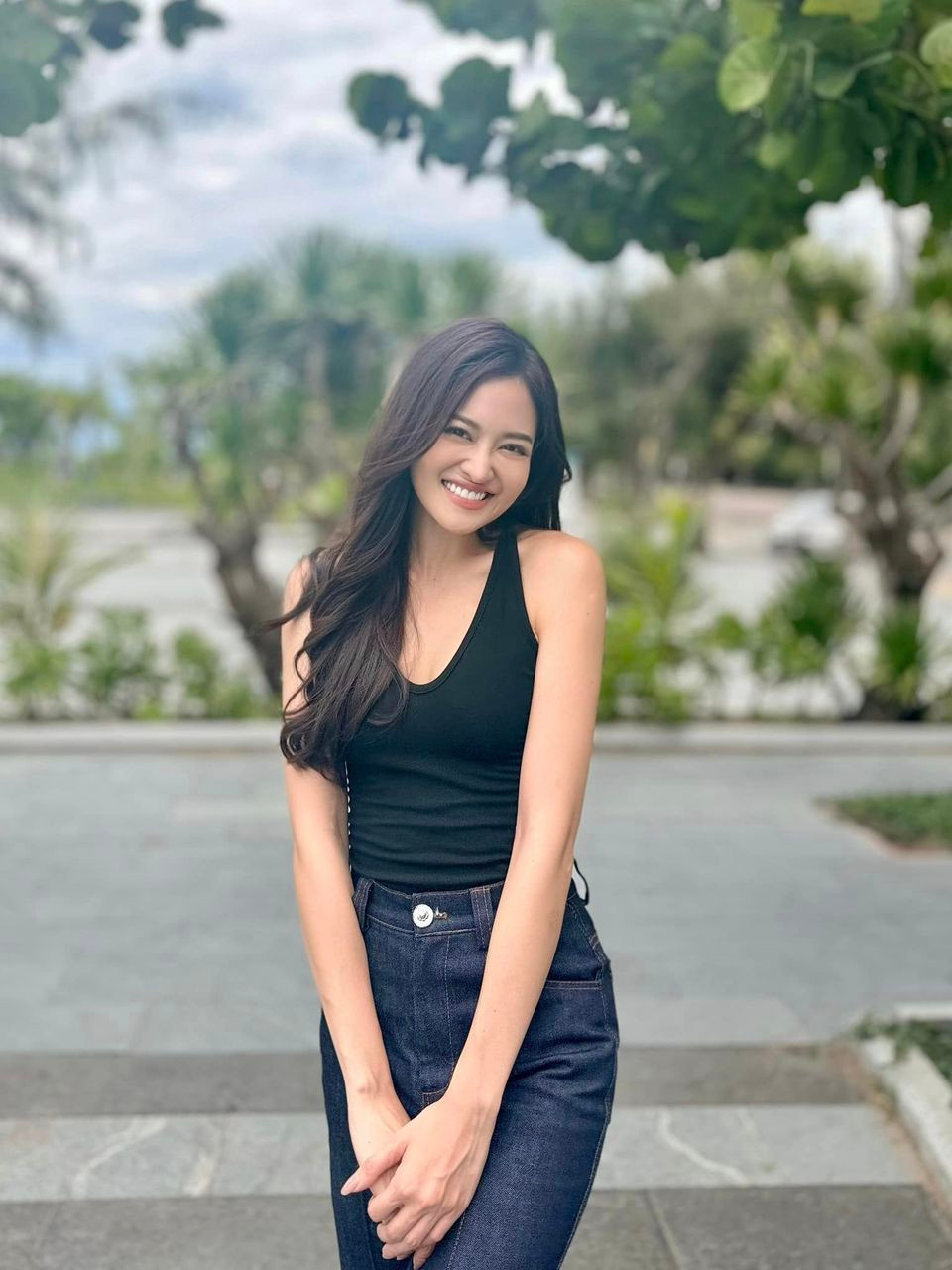 Thuỳ Anh tếu táo: "Yêu đương không tốt. Yêu mình mới tốt".