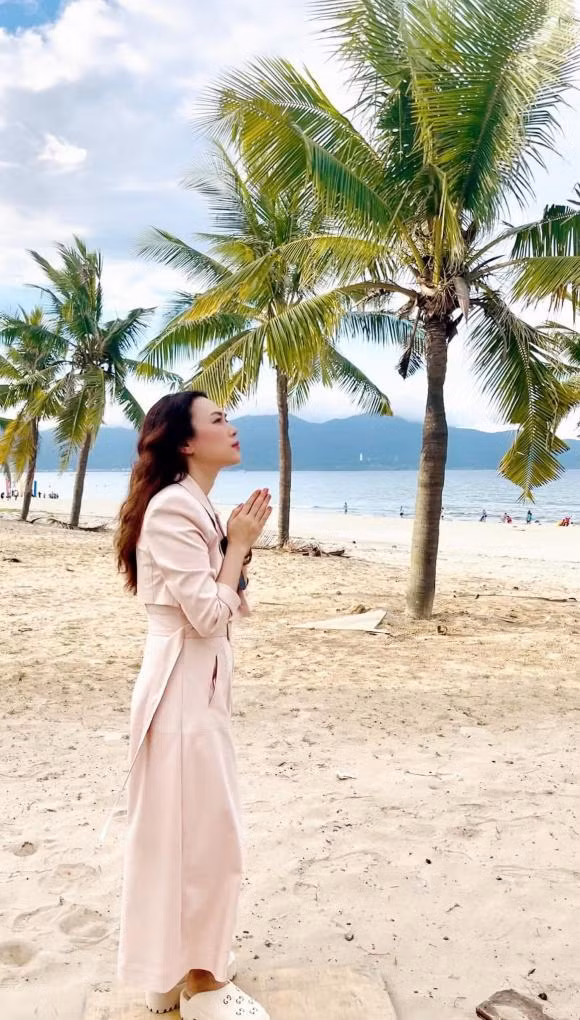 Mỹ Tâm cảm ơn ông trời, cảm ơn tổ nghiệp vì liveshow thành công rực rỡ dù có mưa chút xíu.