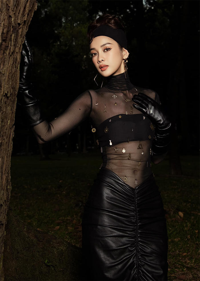 Trước khi đến với nghệ thuật, Mỹ Duyên đã có nhiều năm theo học ngành sư phạm. Điều đặc biệt, ngày chuẩn bị tốt nghiệp trường sư phạm để chính thức đứng trên bục giảng như các bạn cùng lớp thì cô gái trẻ ấy lại quyết định thử sức với một cuộc thi sắc đẹp.