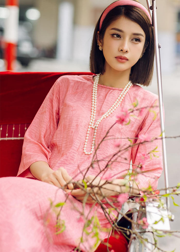 Thời gian gần đây Trình Mỹ Duyên trở thành một gương mặt diễn viên nữ quen mặt khán giả qua một số bộ phim như: "Kiều", "Đừng nói khi yêu", "Anh yêu em được bao lâu?", "Mặt trời mùa đông" và mới đây nhất là "Mình yêu nhau, bình yên thôi".