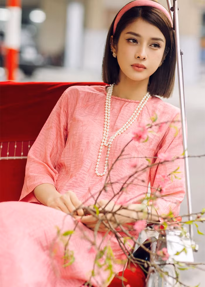 Thời gian gần đây Trình Mỹ Duyên trở thành một gương mặt diễn viên nữ quen mặt khán giả qua một số bộ phim như: "Kiều", "Đừng nói khi yêu", "Anh yêu em được bao lâu?", "Mặt trời mùa đông" và mới đây nhất là "Mình yêu nhau, bình yên thôi".