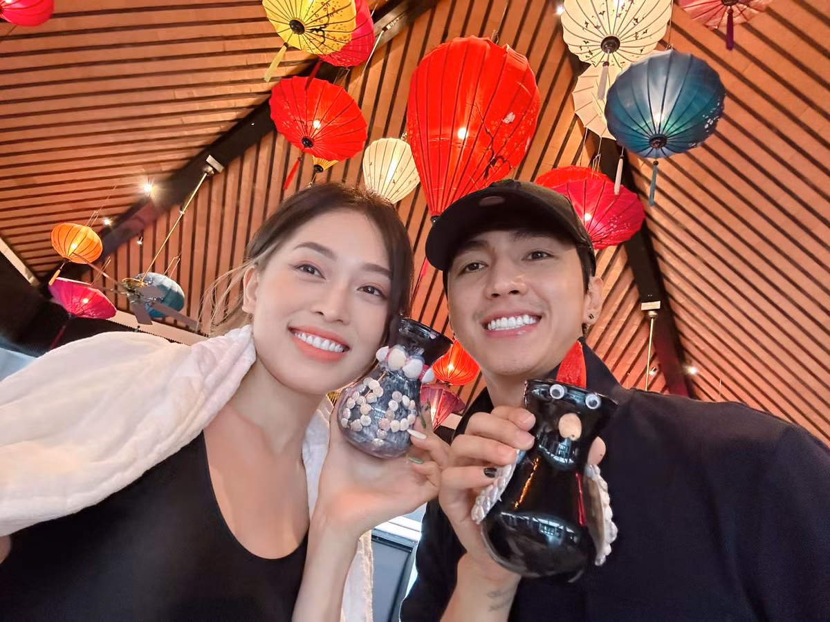 Bí quyết giữ lửa cho hôn nhân của Phương Nga - Bình An chính là sự chia sẻ, thấu hiểu và tôn trọng lẫn nhau. Ảnh: FBNV