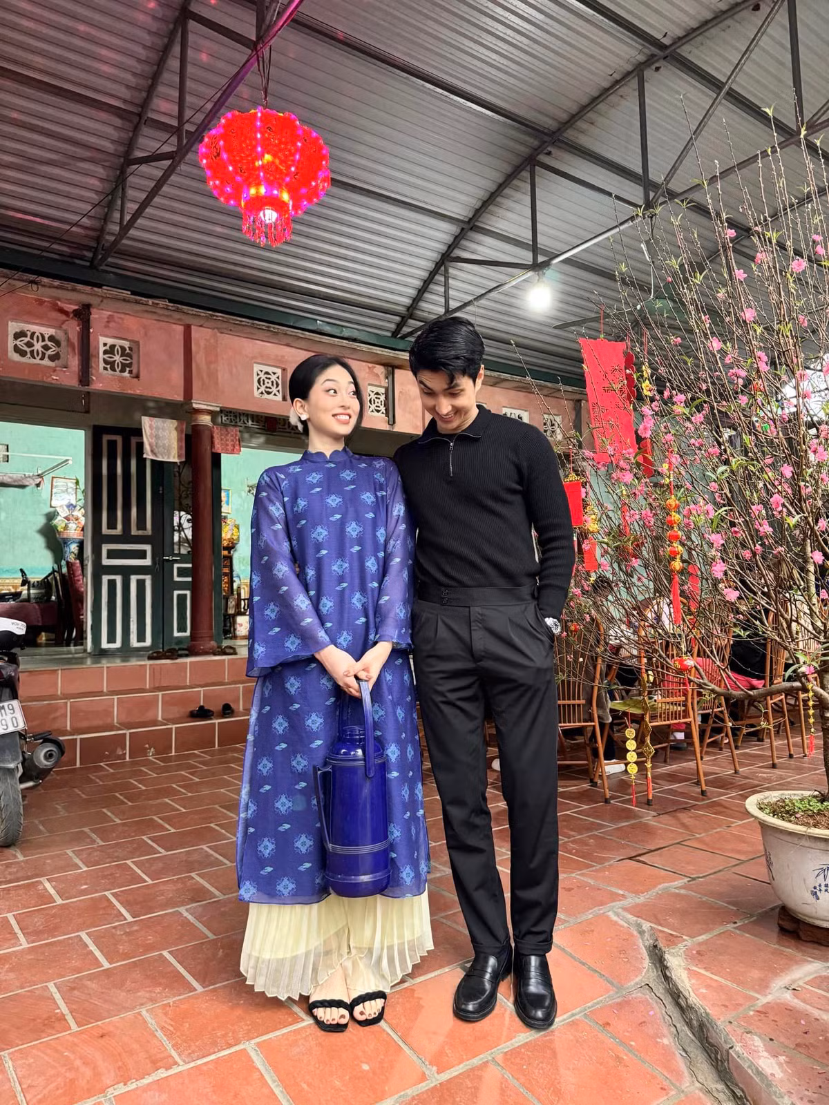 Họ cùng nhau đi du lịch, tham gia các sự kiện và dành thời gian cho gia đình. Ảnh: FBNV