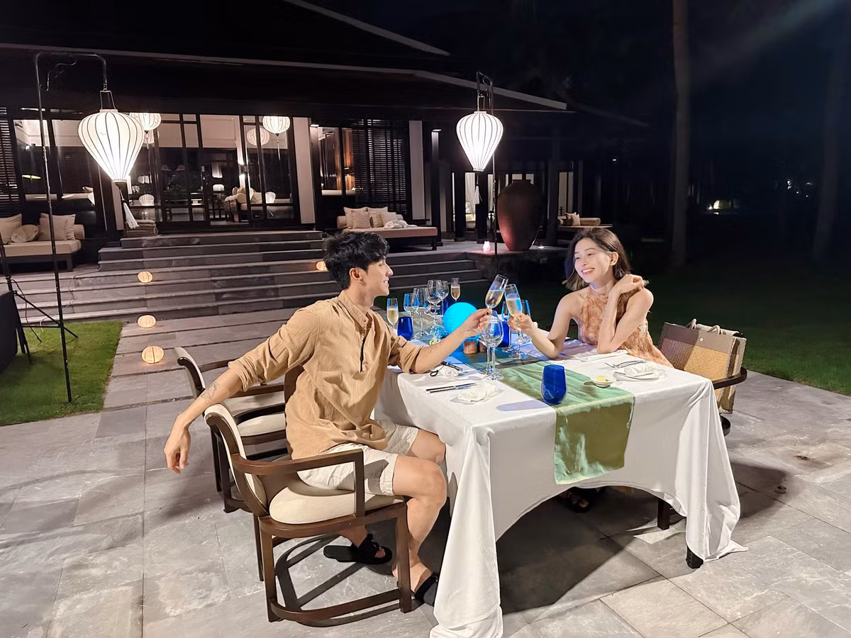 Họ luôn dành thời gian cho nhau, cùng nhau giải quyết những vấn đề trong cuộc sống và cùng nhau phát triển. Ảnh: FBNV