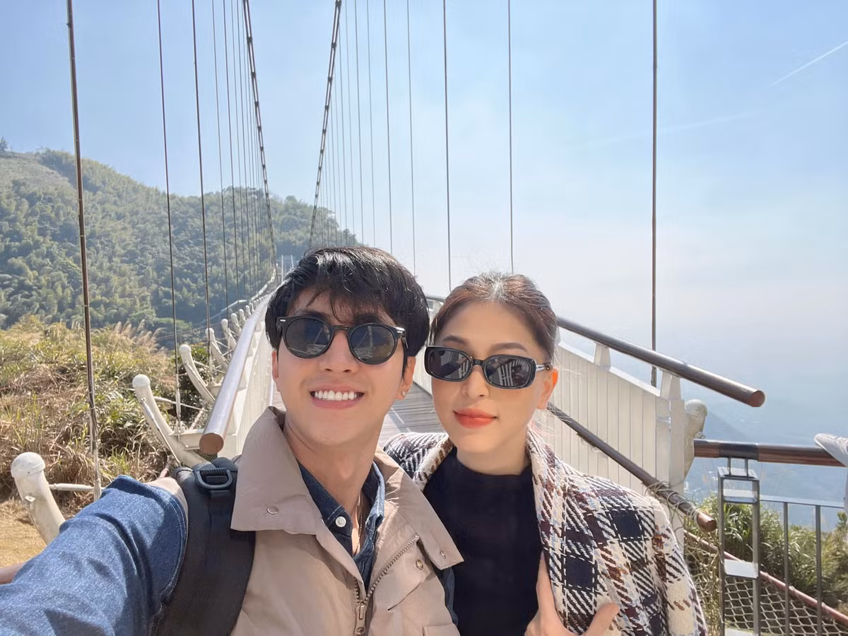 Khoảnh khắc yên bình tươi đẹp của cả hai được chia sẻ trên trang cá nhân. Ảnh: FBNV