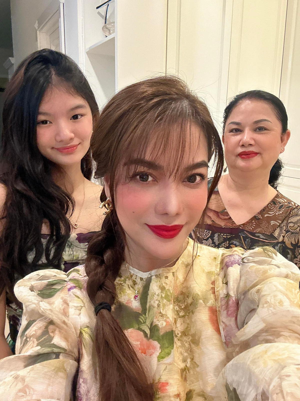 Những năm gần đây, khi bước vào tuổi dậy thì, con gái Trương Ngọc Ánh thực sự "lột xác" và thu hút sự chú ý của đông đảo cư dân mạng.