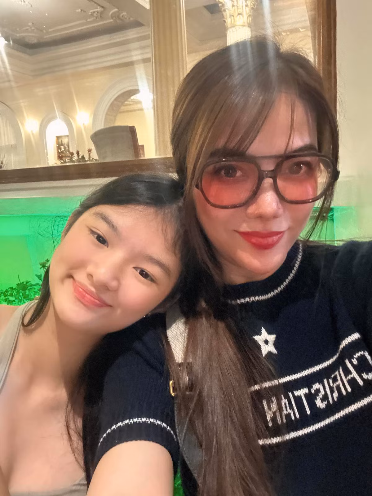 Bảo Tiên sinh năm 2008, là con gái của Trương Ngọc Ánh và diễn viên Trần Bảo Sơn. Ngay từ nhỏ, Bảo Tiên đã được nhận xét là sở hữu ngoại hình xinh xắn, nổi bật với đôi mắt to tròn, nụ cười rạng rỡ.