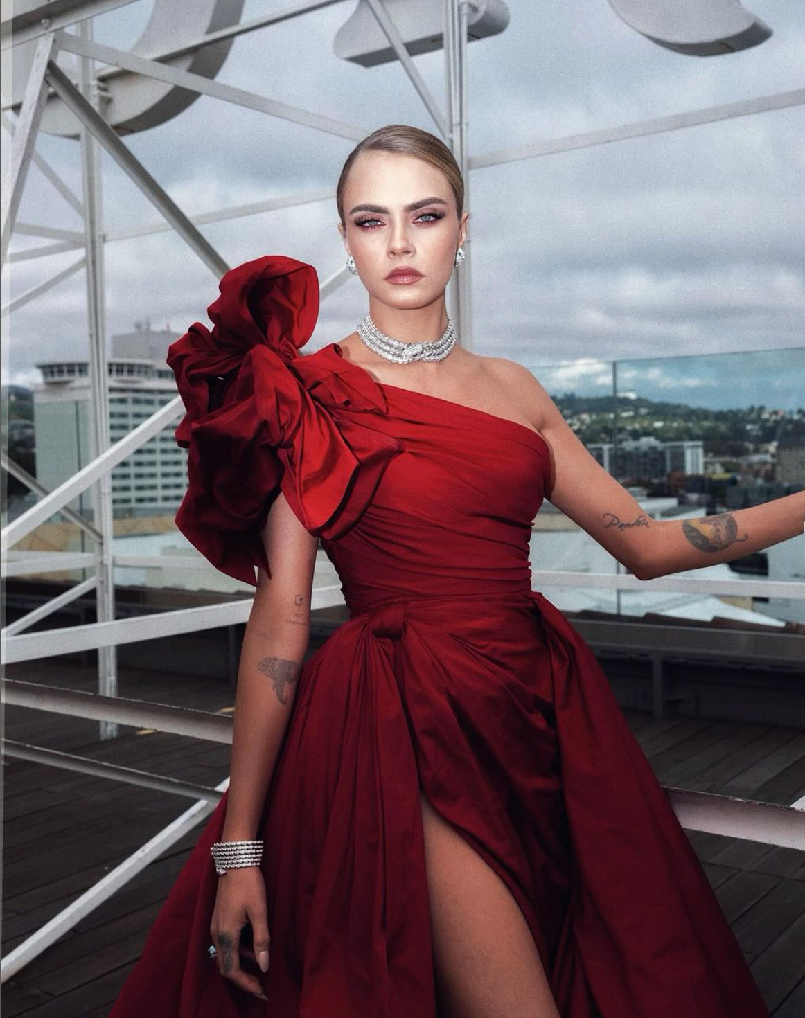 Trong lĩnh vực thời trang, cô từng xuất sắc được trao giải “Người mẫu của năm” tại Giải thưởng Thời trang Anh quốc. Ảnh: IGNV