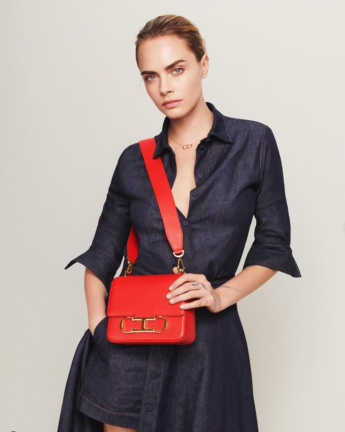 Siêu mẫu người Anh nhanh chóng "làm mưa làm gió" trên khắp các sàn diễn và các thương hiệu thời trang hàng đầu thế giới từ khi mới 10 tuổi. Ảnh: IGNV