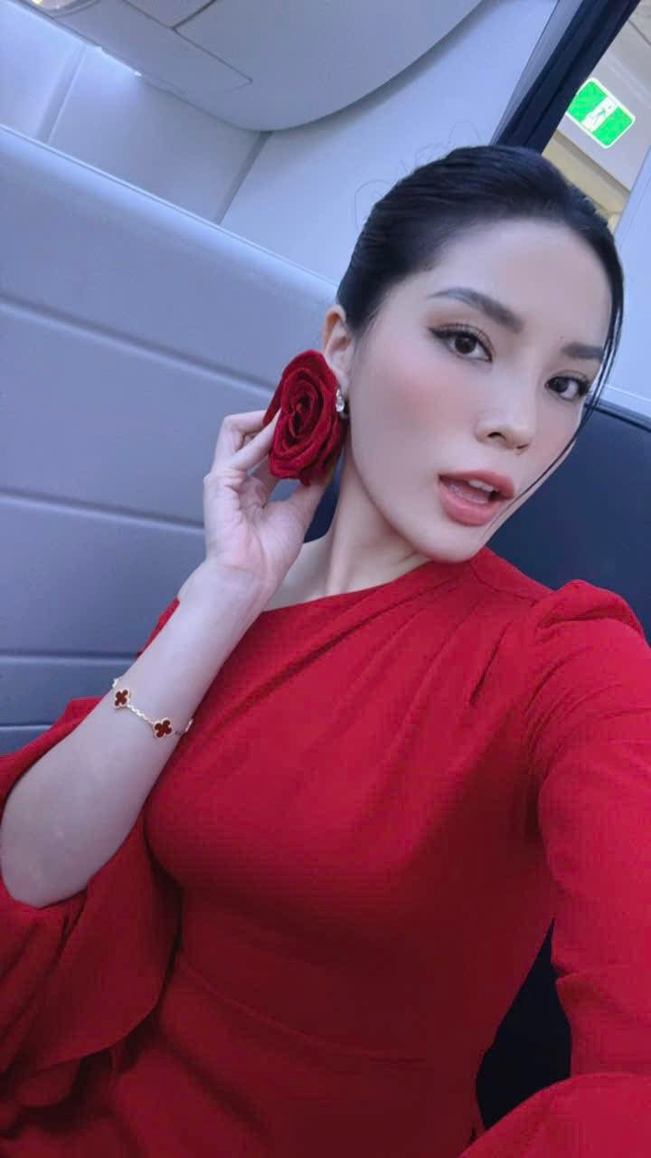 Hoa hậu Kỳ Duyên cập nhật hình ảnh trên hành trình tới Mexico thi Miss Universe. Ảnh: FB Hoa hậu Nguyễn Cao Kỳ Duyên