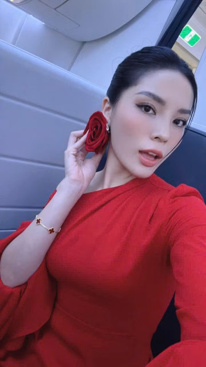 Hoa hậu Kỳ Duyên cập nhật hình ảnh trên hành trình tới Mexico thi Miss Universe. Ảnh: FB Hoa hậu Nguyễn Cao Kỳ Duyên