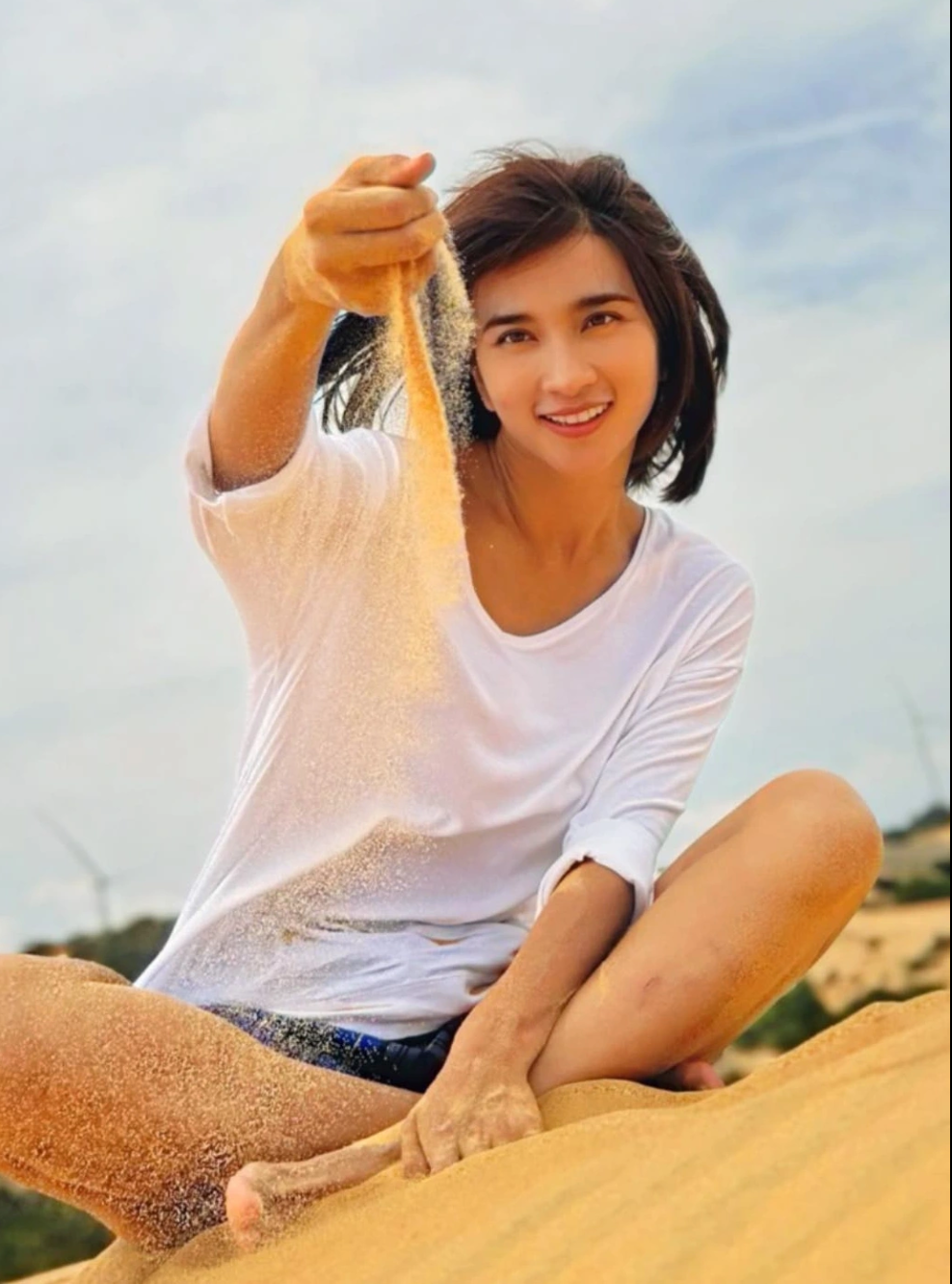 Năm 16 tuổi, Kim Tuyến đã sở hữu nhan sắc xinh đẹp như hoa hậu. Ít ai biết nữ diễn viên thời điểm đó từng được nhận cát-sê 2000 USD với vai trò người mẫu quảng cáo.