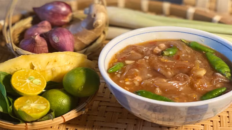 Cá ruộng là nguồn thực phẩm có ở mọi nơi. Tuy nhiên, ở Chiêm Hóa lại chế biến thành món mắm cá ruộng đặc sản được nhiều người yêu thích. Ảnh: Bách hoá Xanh