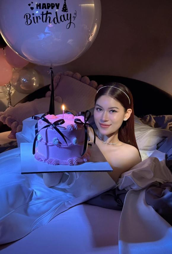 Ngọc Thanh Tâm đón tuổi mới. Ảnh: FBNV