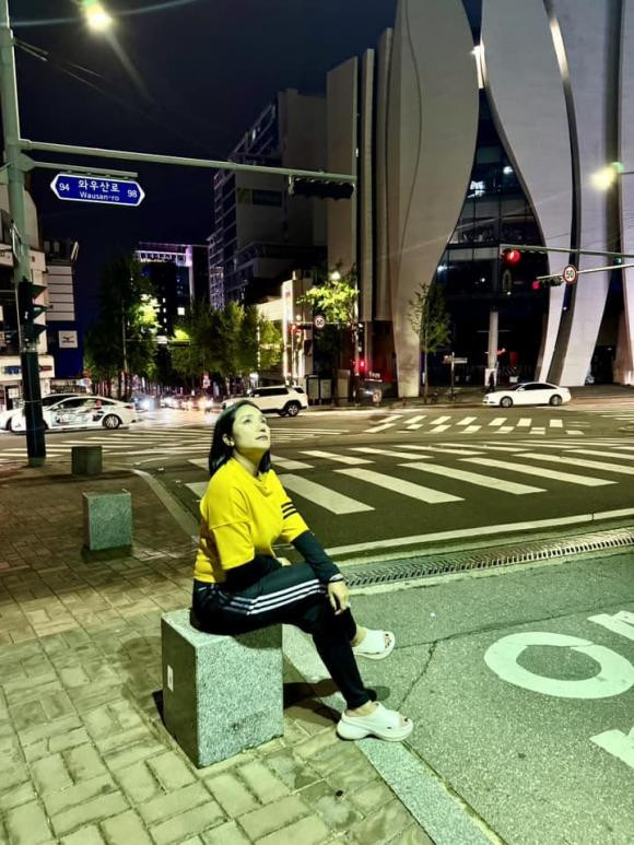 "Hỏi ông trời vì sao?", MC Cát Tường có dòng trạng thái đầy tâm trạng.