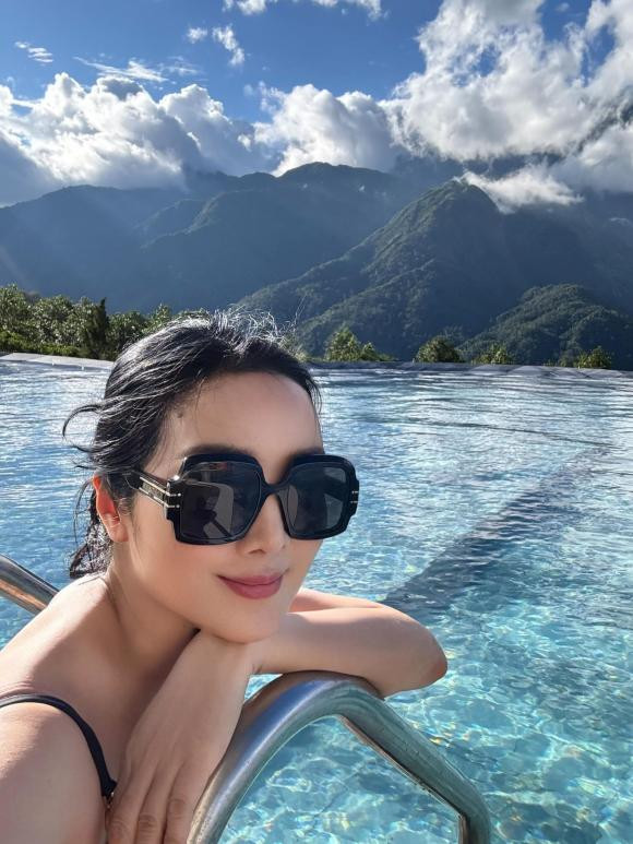 Hoa hậu Giáng My check-in gợi cảm tại hồ bơi ở Sa Pa.