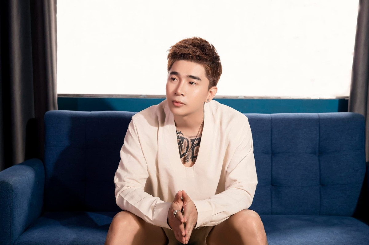 Vướng nhiều ồn ào khiến hình ảnh của Chi Dân bị ảnh hưởng. Nam ca sĩ không ít lần tự phá hủy hình tượng đẹp của mình trong mắt khán giả. Ảnh: FB Chi Dân