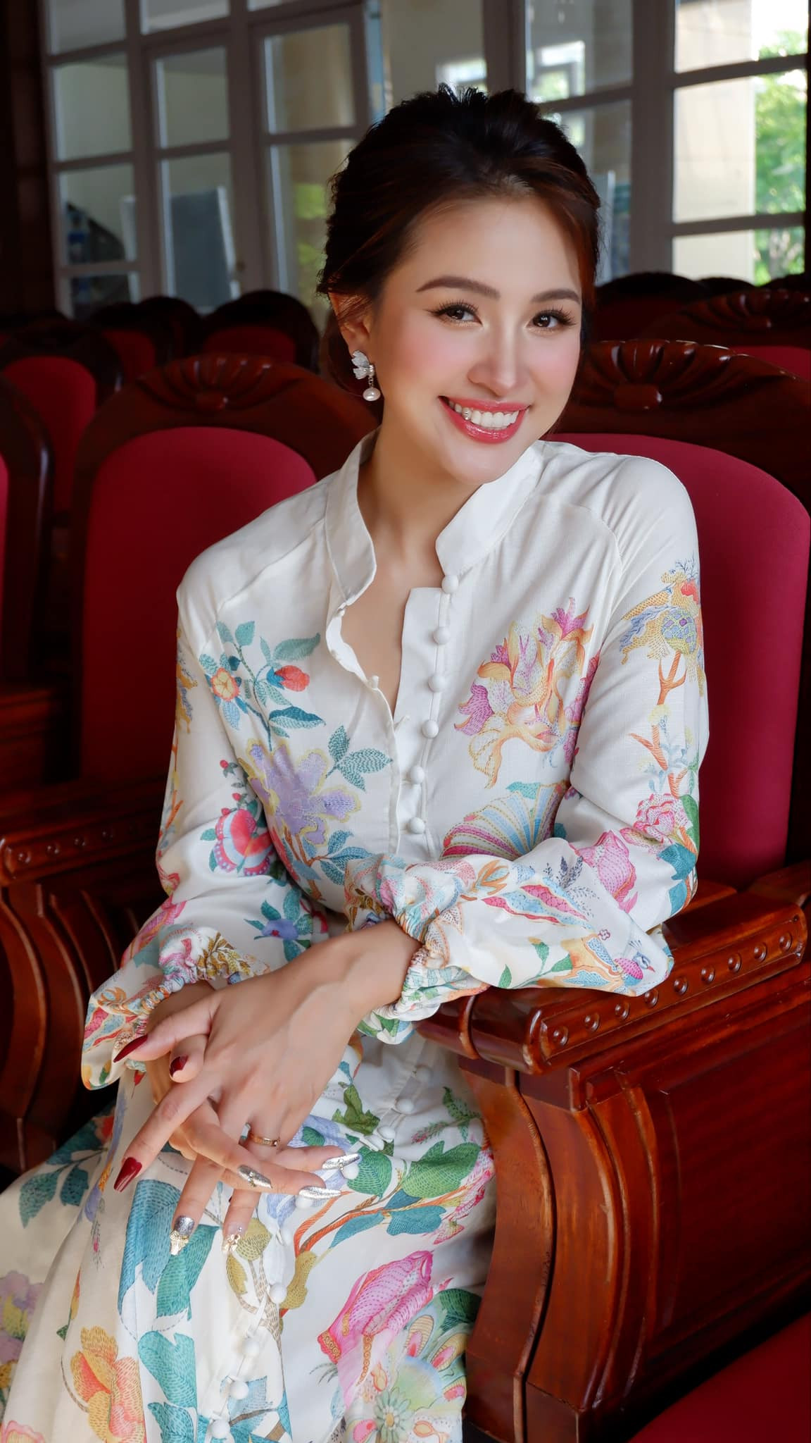 Vân Hugo gửi lời cám ơn người chụp ảnh: "Biết ơn người trợ lý chụp ảnh siêu đẹp của tui".