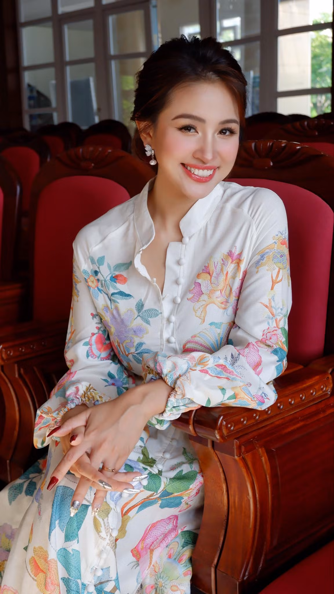 Vân Hugo gửi lời cám ơn người chụp ảnh: "Biết ơn người trợ lý chụp ảnh siêu đẹp của tui".