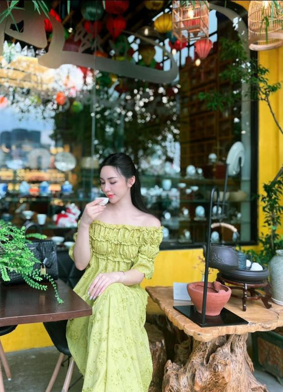 Quỳnh Kool thưởng trà: ''Gió nổi lên rồi người biết không? Chén trà nay đã lạnh trong lòng. Người uống hay không, không quan trọng. Nhờ cánh phù du, tiễn hư không".