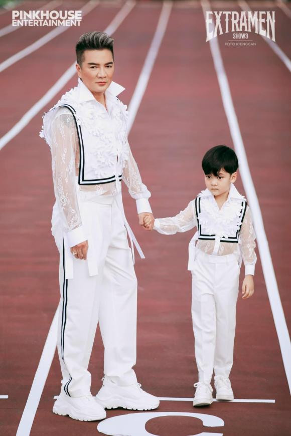 Con trai Đàm Vĩnh Hưng được khen như bản sao của bố.