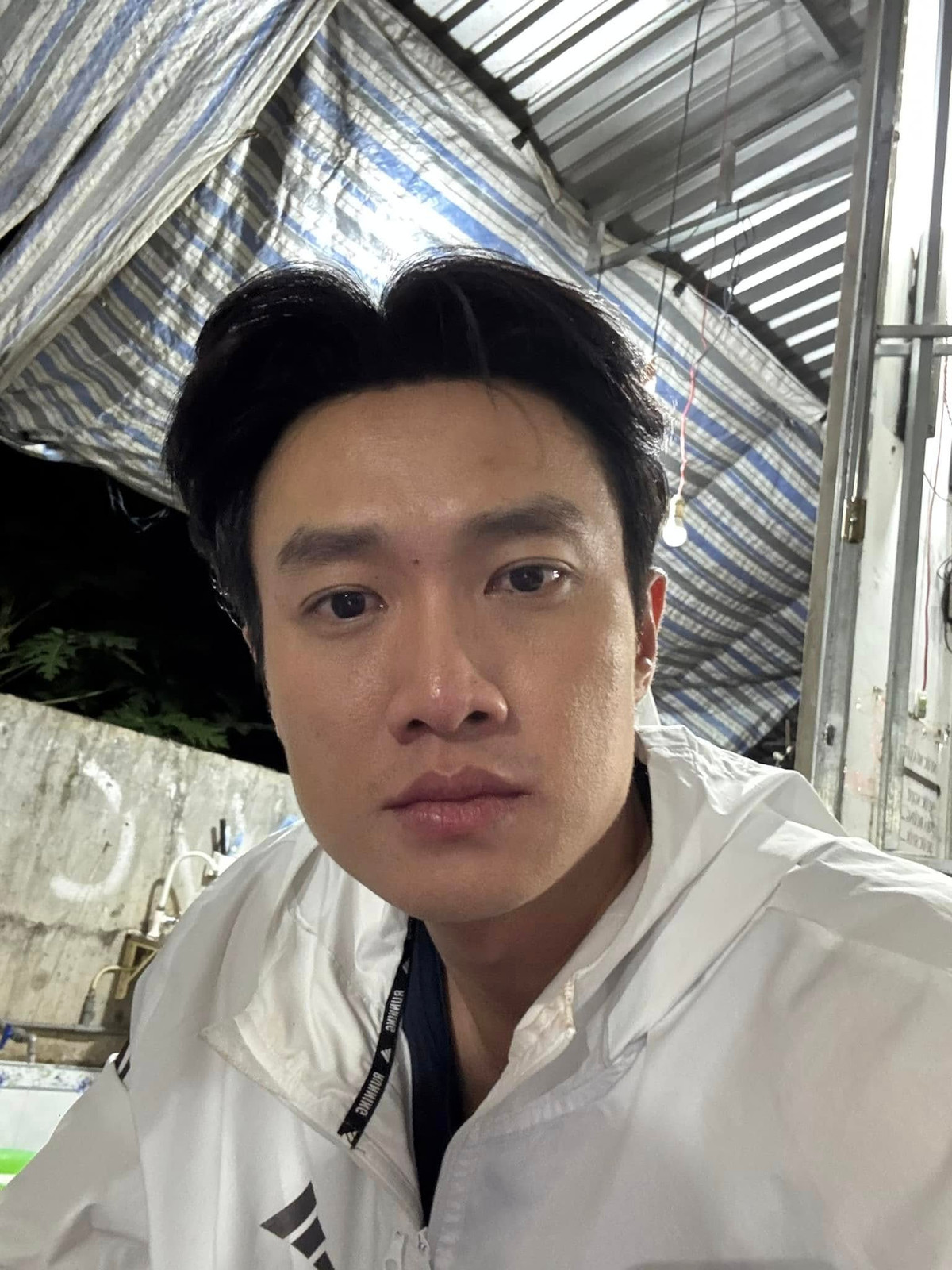 Diễn viên Quốc Trường khoe mặt mộc bằng camera thường. Ảnh: FB Nguyễn Quốc Trường