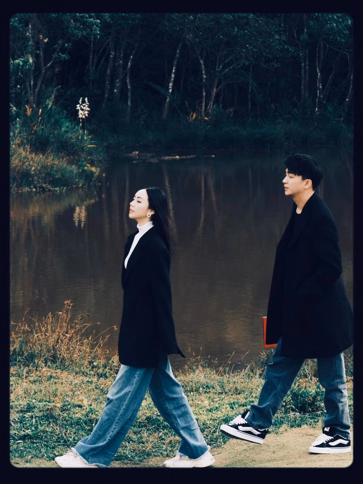 Cặp đôi được đánh giá là rất đẹp đôi và xứng đáng nếu họ thực sự "phim giả tình thật".