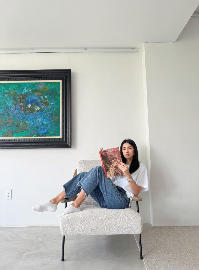 Làn da trắng mịn, nụ cười rạng rỡ và thần thái sang trọng của Tăng Thanh Hà luôn thu hút mọi ánh nhìn.