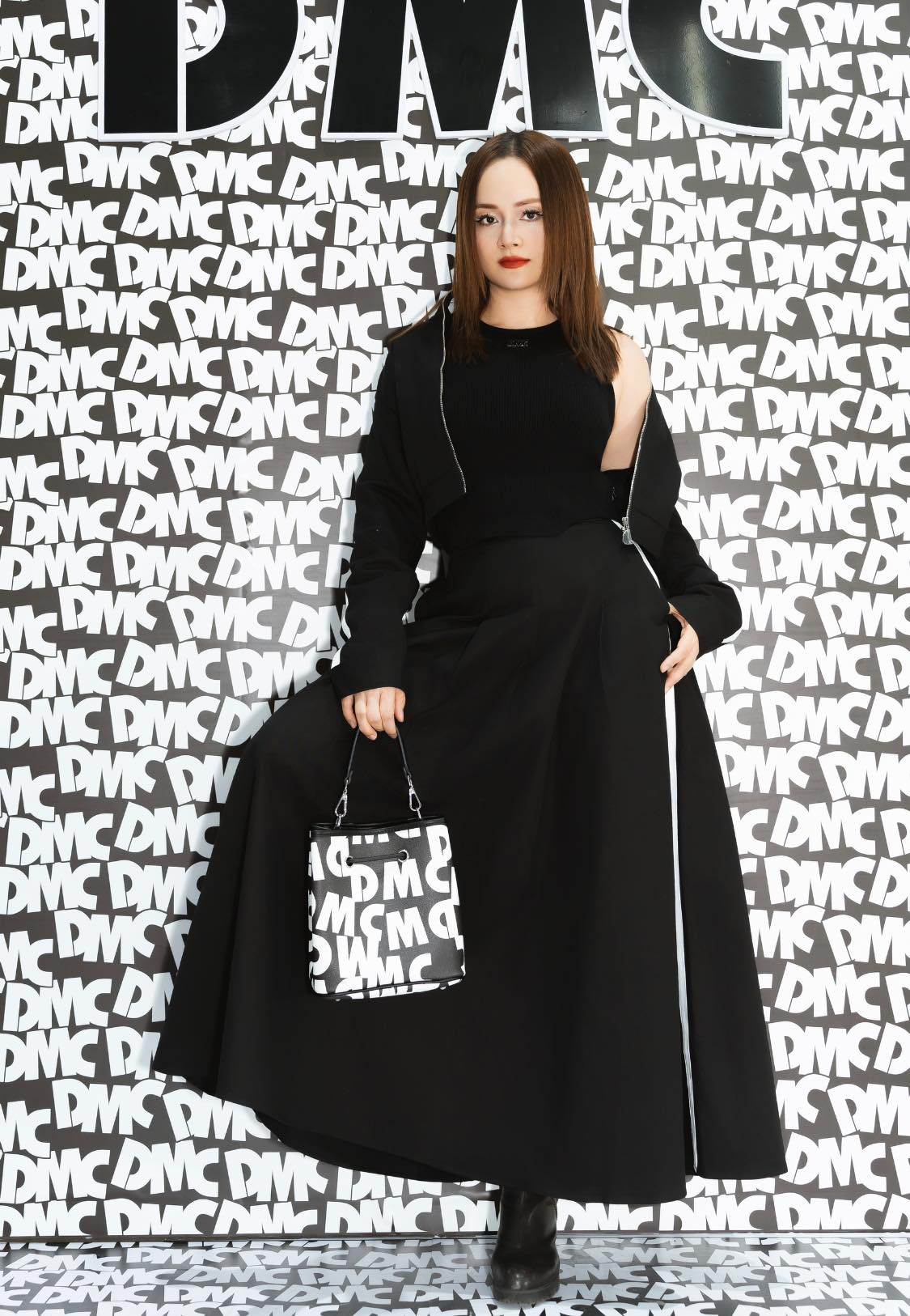 Diễn viên Lan Phương ăn mặc cá tính dự sự kiện. Ảnh: FB Lan Phuong Nguyen