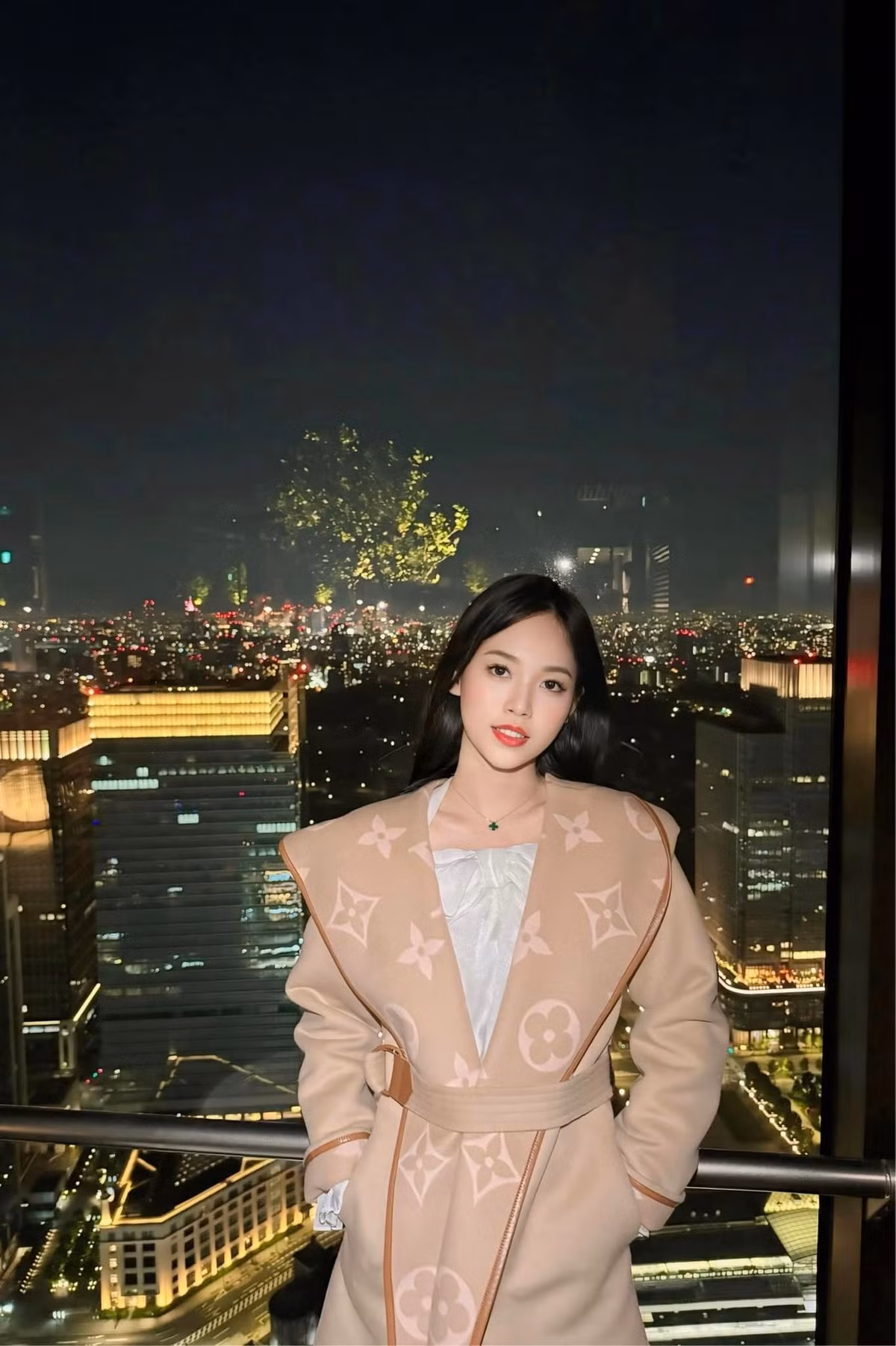 Không chỉ xinh đẹp, Thùy Linh còn là một cô gái tài năng và chăm chỉ.