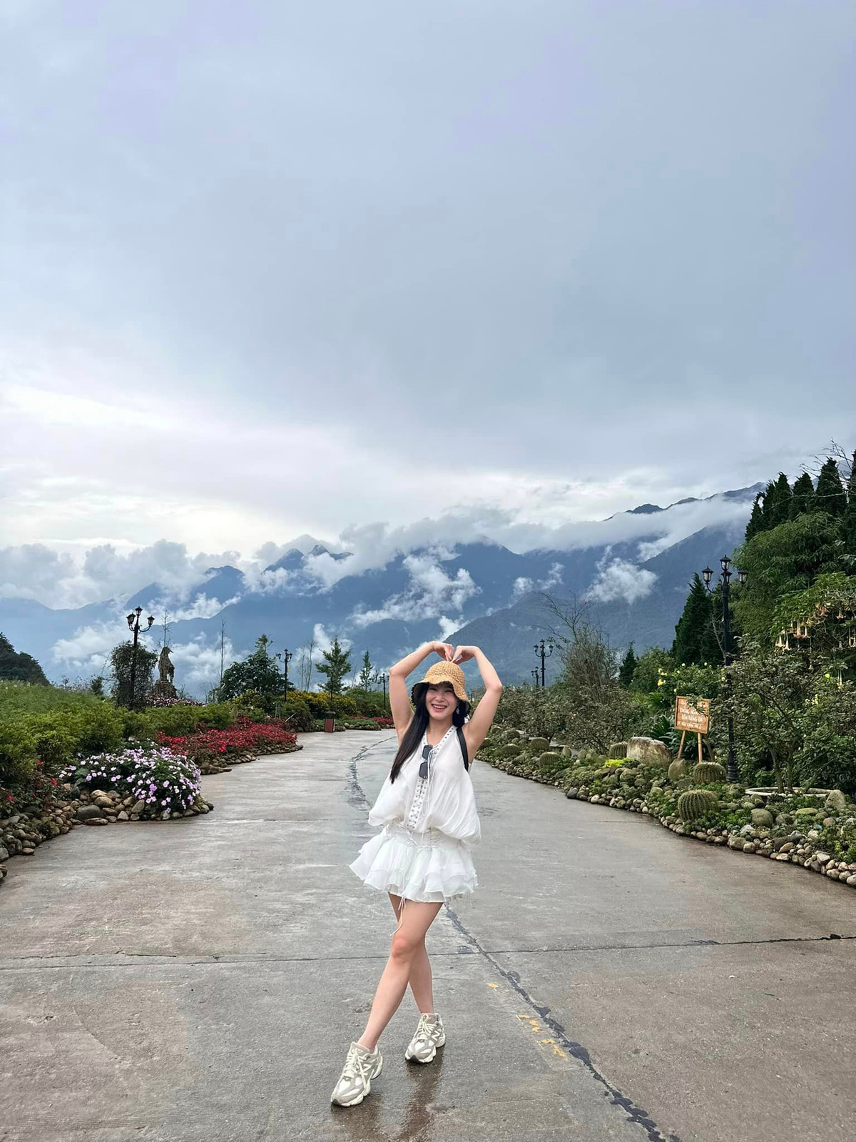 Hương Tràm nghỉ lễ cùng gia đình. Ảnh: FB Hương Tràm Phạm