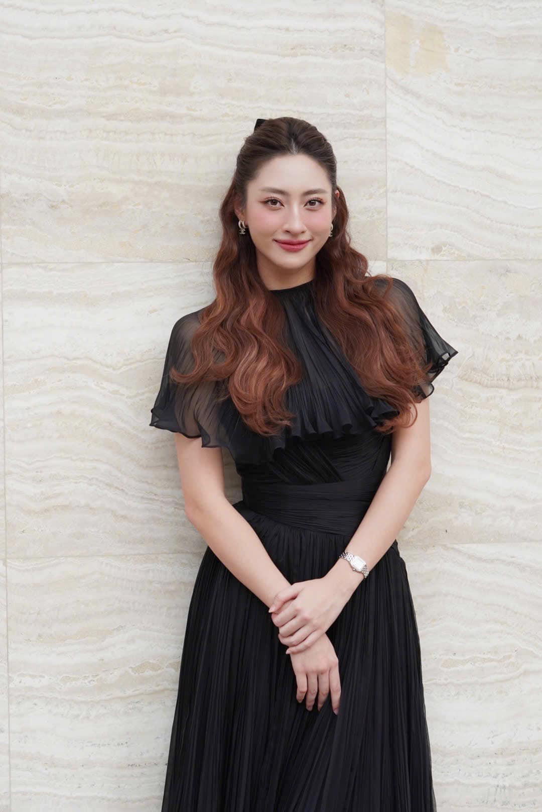 Hoa hậu Lương Thuỳ Linh khoe vẻ đẹp dịu dàng cho ngày cuối tuần. Ảnh: FB Lương Thùy Linh