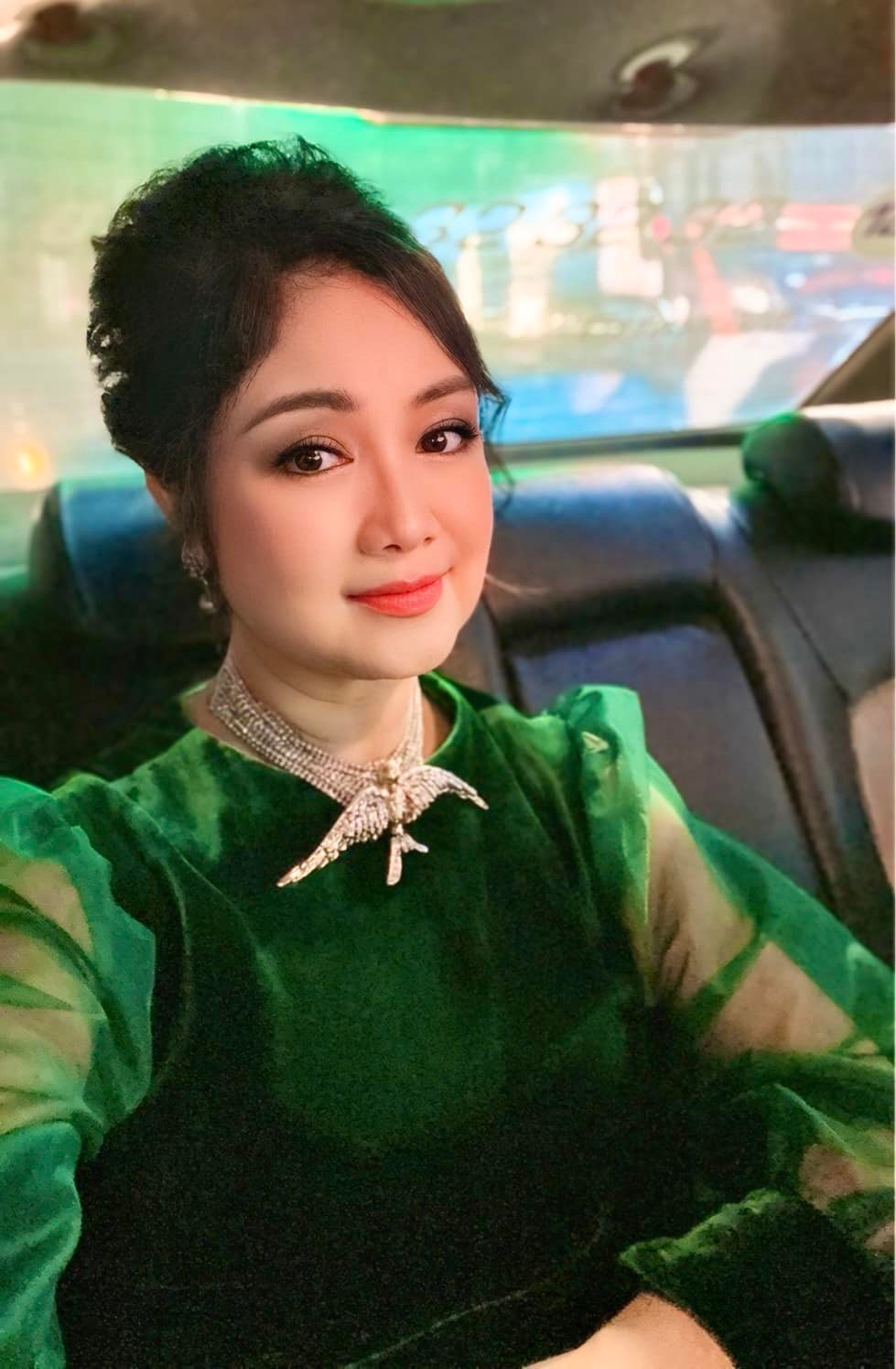 Năm 20 tuổi, nghệ sĩ Thu Hà lần đầu đóng phim. Chính bộ phim Lá ngọc cành vàng (đạo diễn Vũ Châu, sản xuất năm 1989), đã biến Thu Hà vụt sáng thành ngôi sao. Ảnh: FB Nguyệt Hà