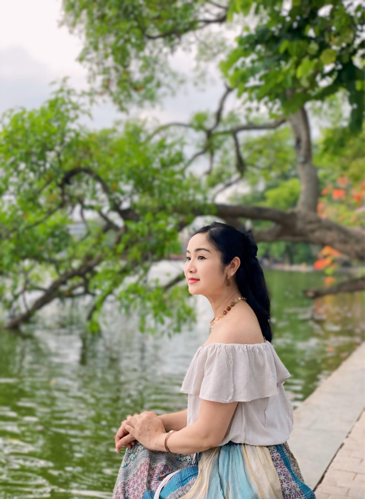 NSND Thu Hà là một minh chứng rõ ràng cho việc vẻ đẹp không phụ thuộc vào tuổi tác. Ảnh: FB Nguyệt Hà