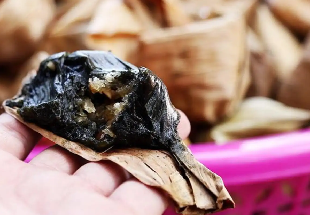 Bánh ít lá gai sẽ là món ăn đặc sản Lý Sơn tiếp theo mà ai cũng muốn thử hoặc mua về làm quà.