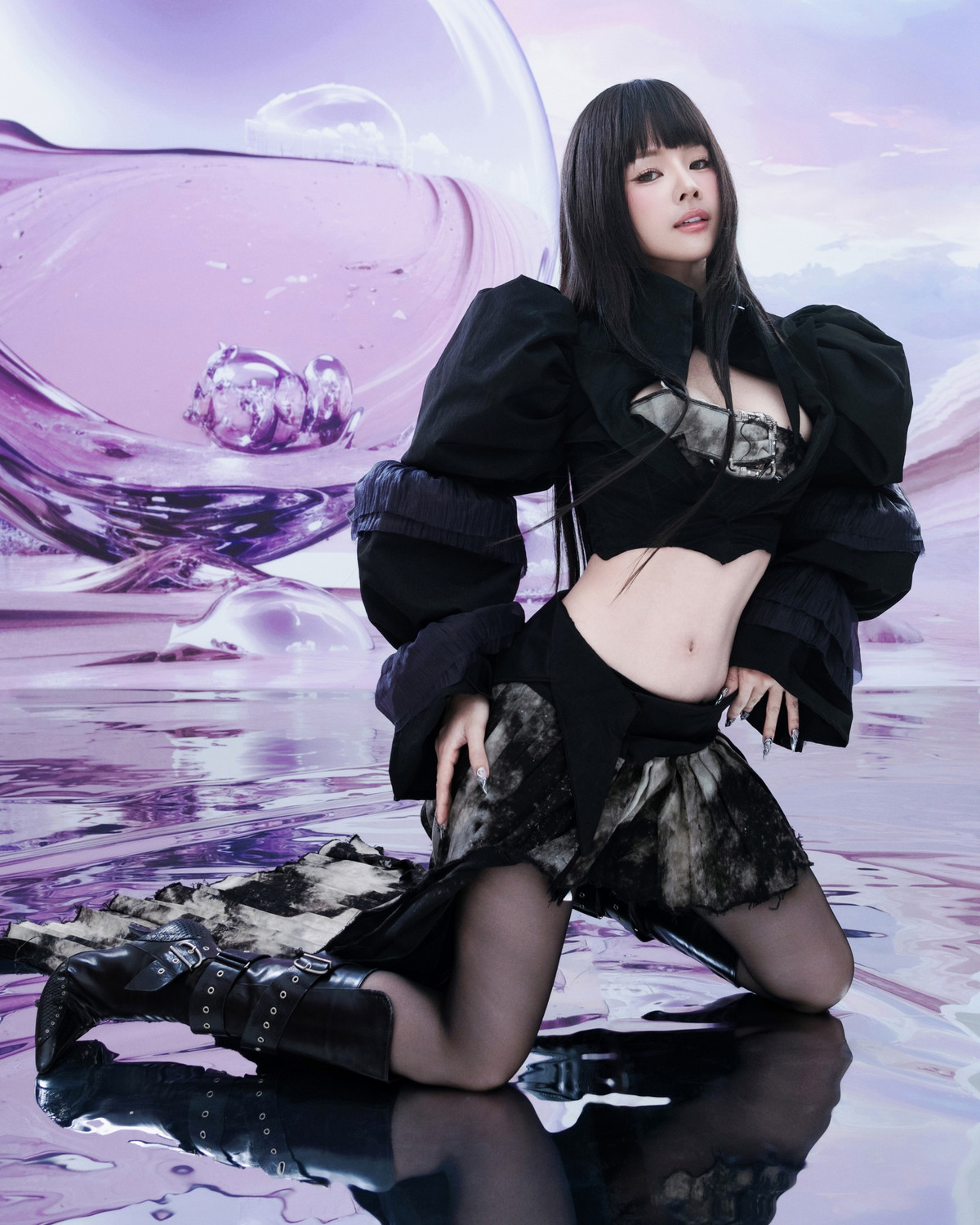 Việc nữ DJ xinh đẹp này "lột xác" ngoạn mục sau khi chia tay đã trở thành chủ đề được nhiều người quan tâm và bàn tán. Ảnh: FB DJ Mie