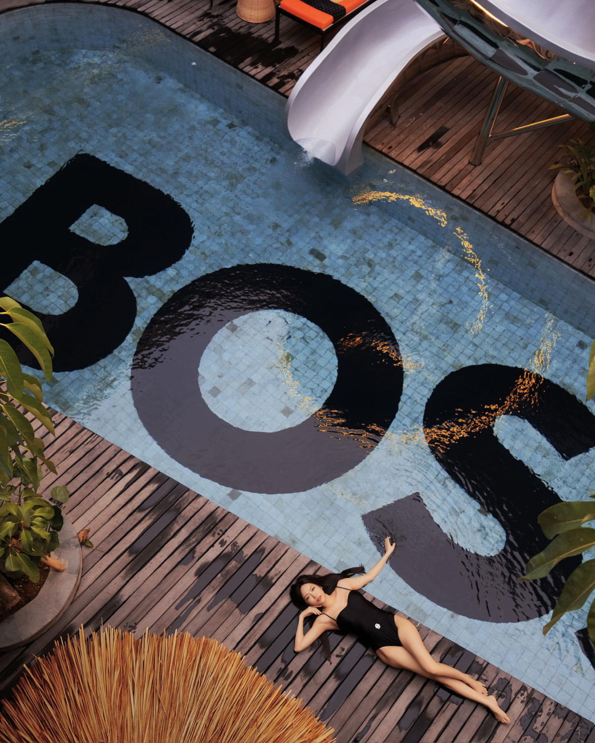 Vợ chồng Diệu Nhi cùng nhau tham gia nhiều dự án, đi du lịch tận hưởng cuộc sống.