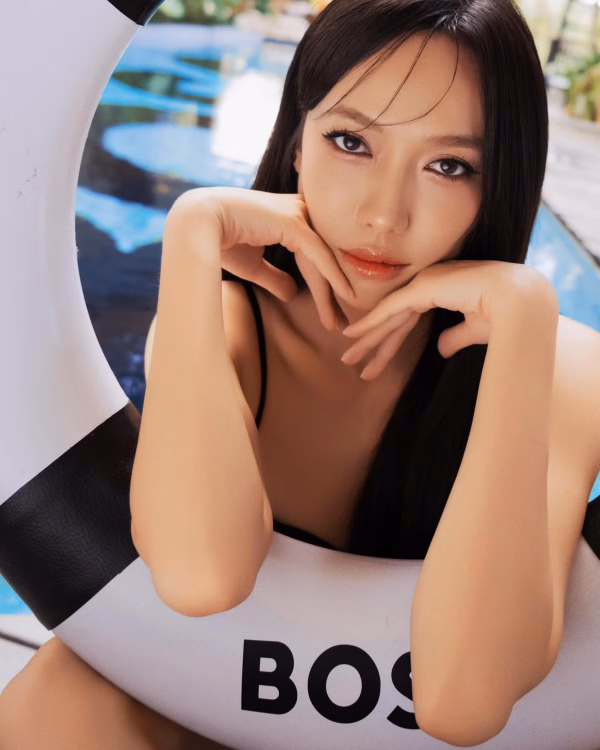 Nữ diễn viên không ít lần vướng nghi vấn đã sinh con cho Anh Tú nhưng cả hai đều chưa một lần lên tiếng xác nhận.