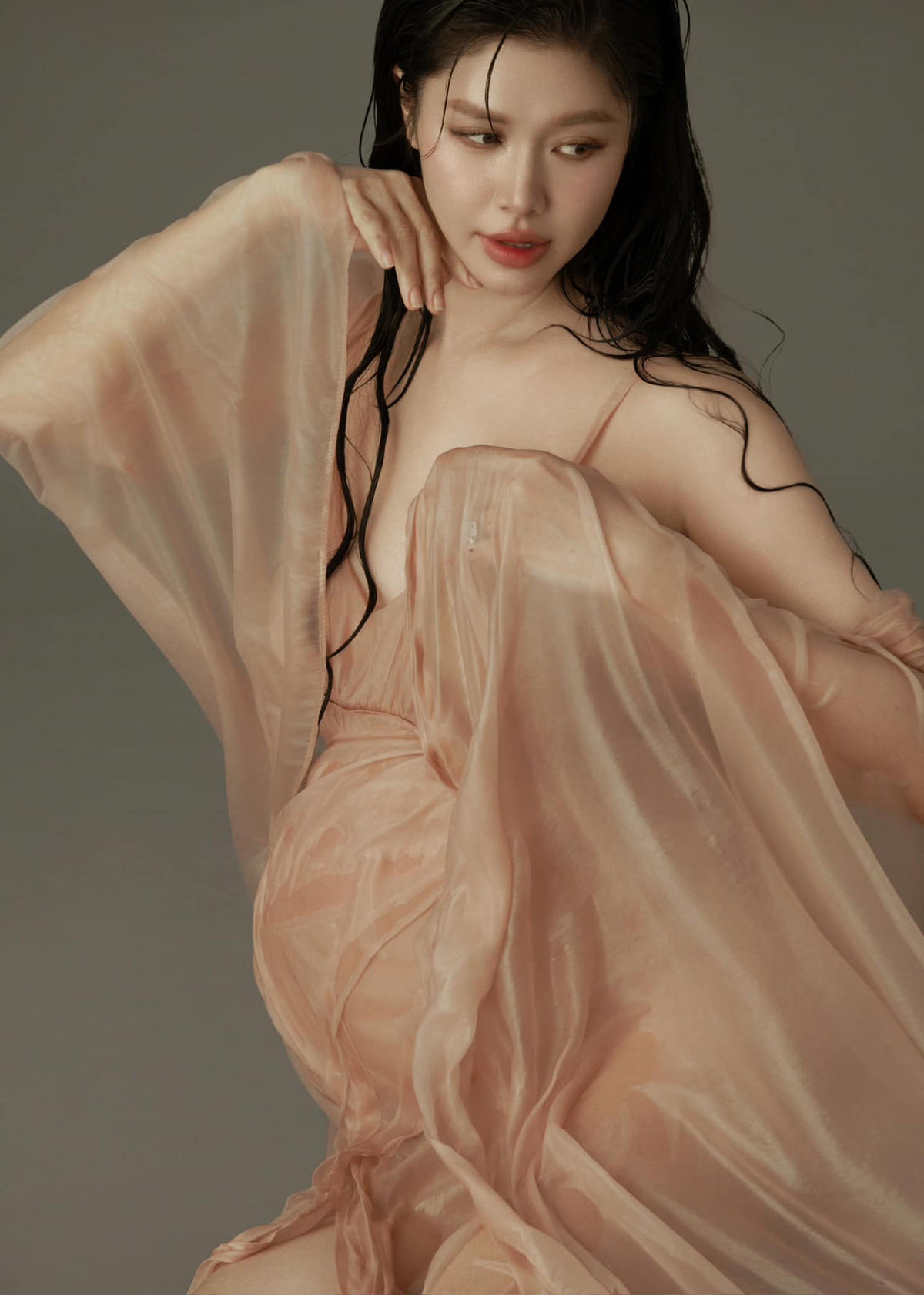 Những hình ảnh trong khai kỳ của Thuỷ Anh khiến nhiều người không khỏi ngưỡng mộ và dành những lời khen ngợi cho bà mẹ trẻ. Ảnh: FB Thuy Anh Le