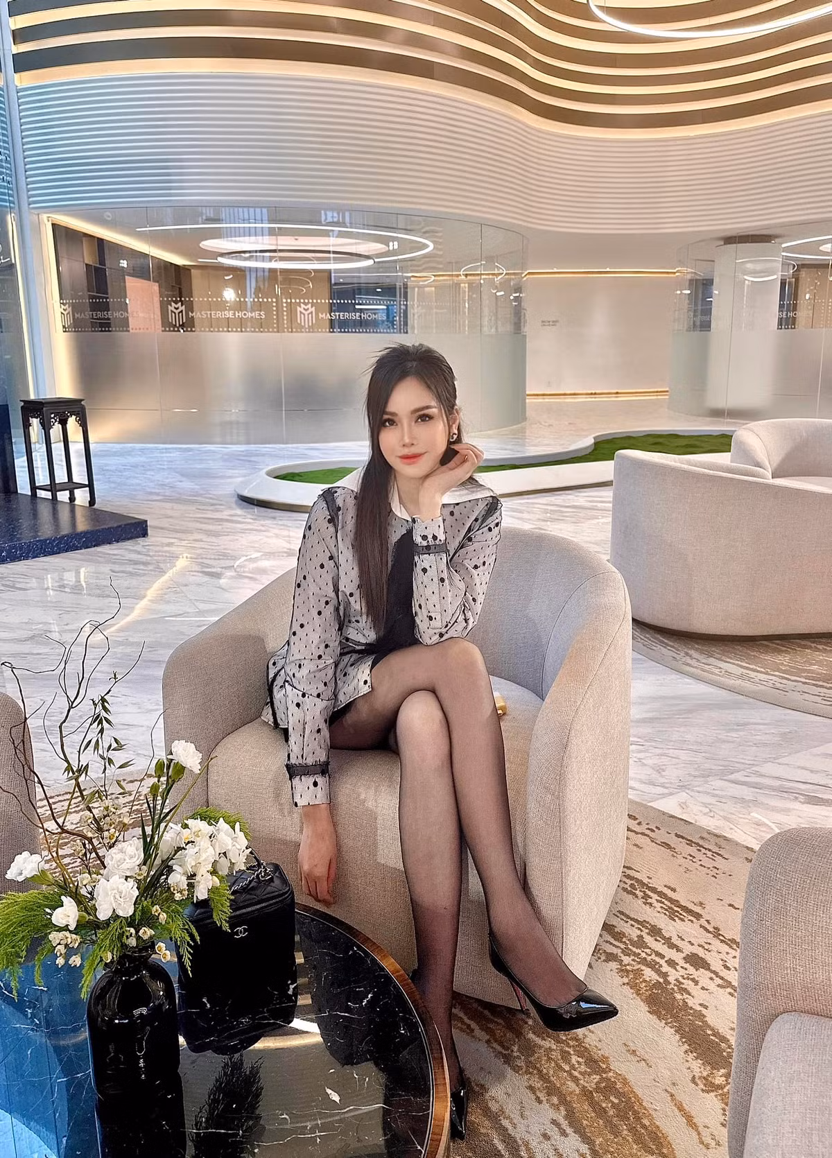 Được biết, vợ chồng Đào Lan Phương không ở chung với tỷ phú Hoàng Kiều. Biệt thự riêng của vợ chồng cô tọa lạc tại khu Westlake Village, California có giá trị lên đến hàng triệu đô.