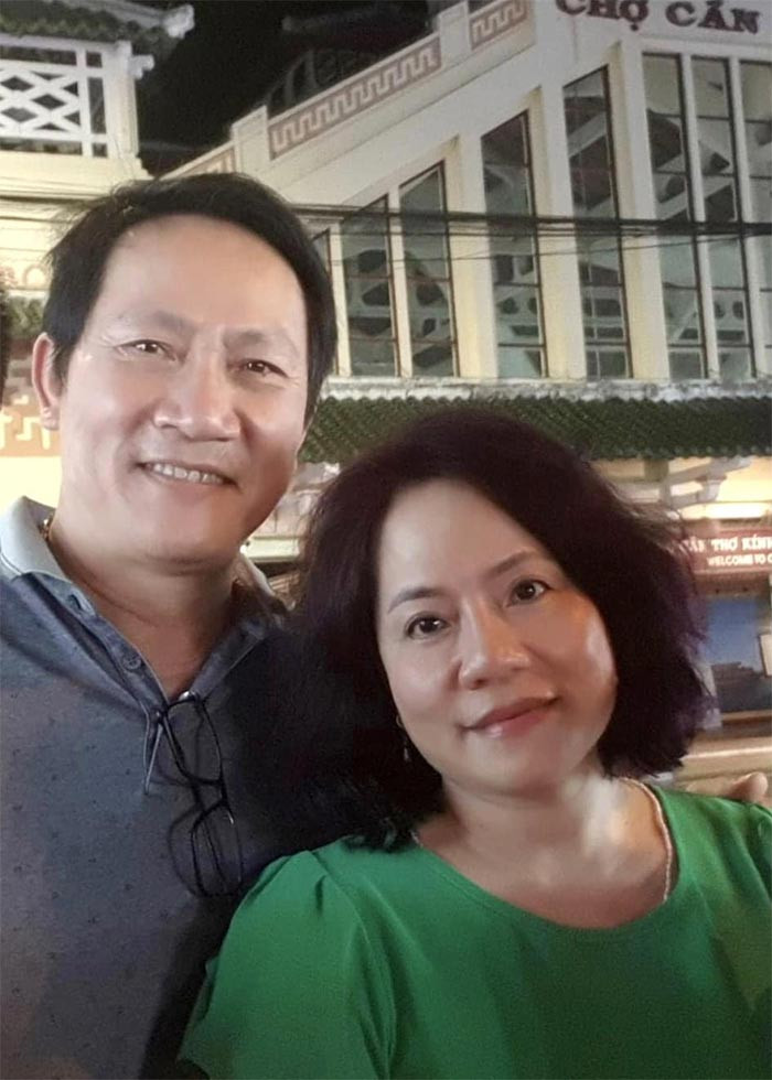 Hoàng Hải chia sẻ để có được như ngày hôm nay anh rất biết ơn vợ, hậu phương vững chắc giúp anh chu toàn con cái gia đình để anh yên tâm với nghề diễn. (Ảnh: FB Hoàng Hải)