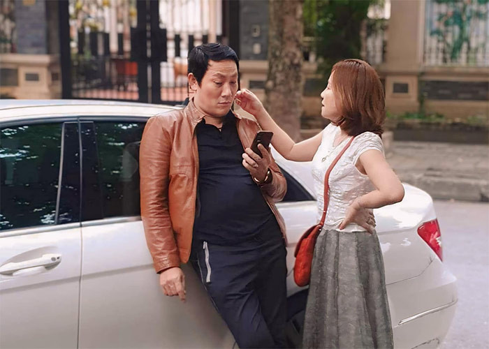 Tuy nhiên, sau vai diễn này, Hoàng Hải đã phải nghỉ diễn một thời gian để đi buôn bán, lái xe đường dài Bắc - Nam để trang trải cuộc sống vì đồng lương diễn viên lúc đó quá ít ỏi. (Ảnh: FB Hoàng Hải)